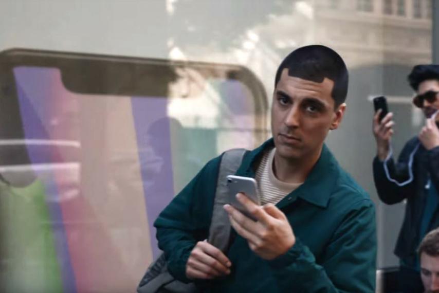 apple_iphone_x_notch_samsung_ad.JPG