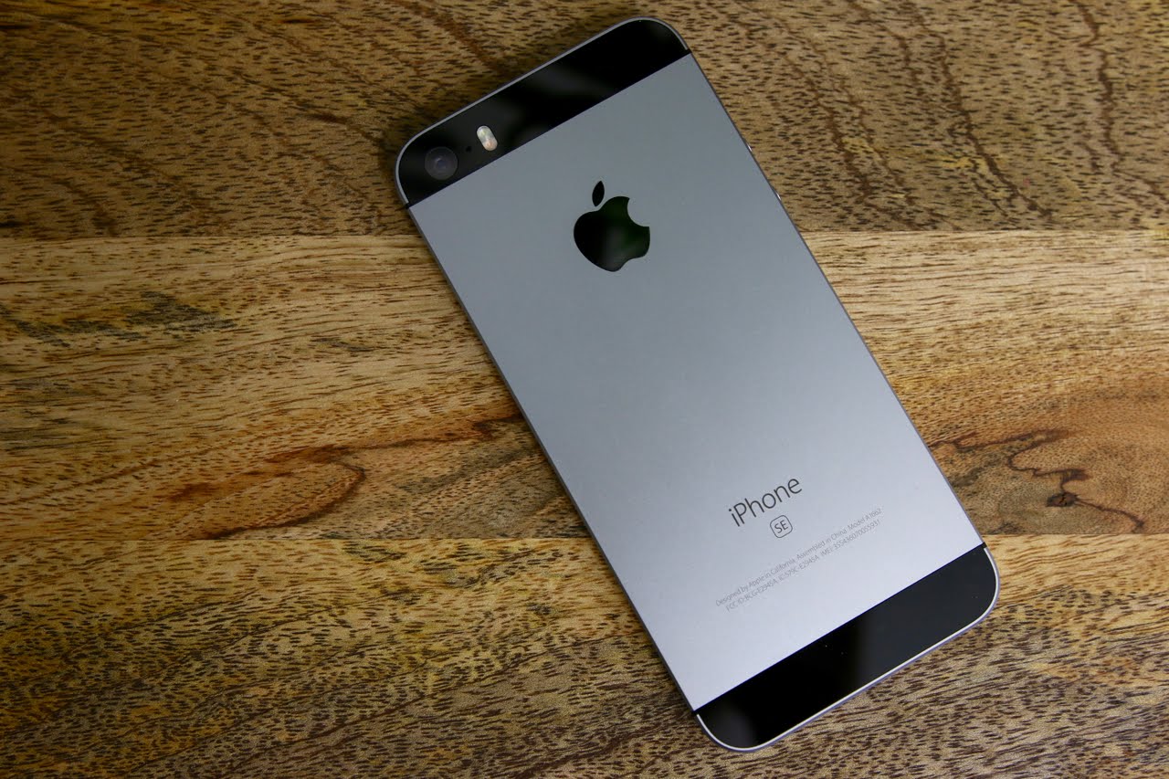 Apple_iPhone_SE.jpg