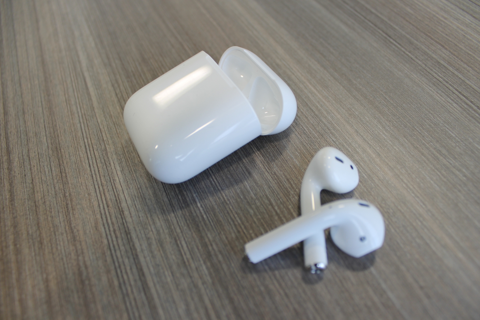 apple_airpods_review_wireless_headphones.jpg