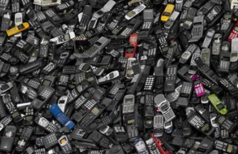 cell_phone_landfills.jpg