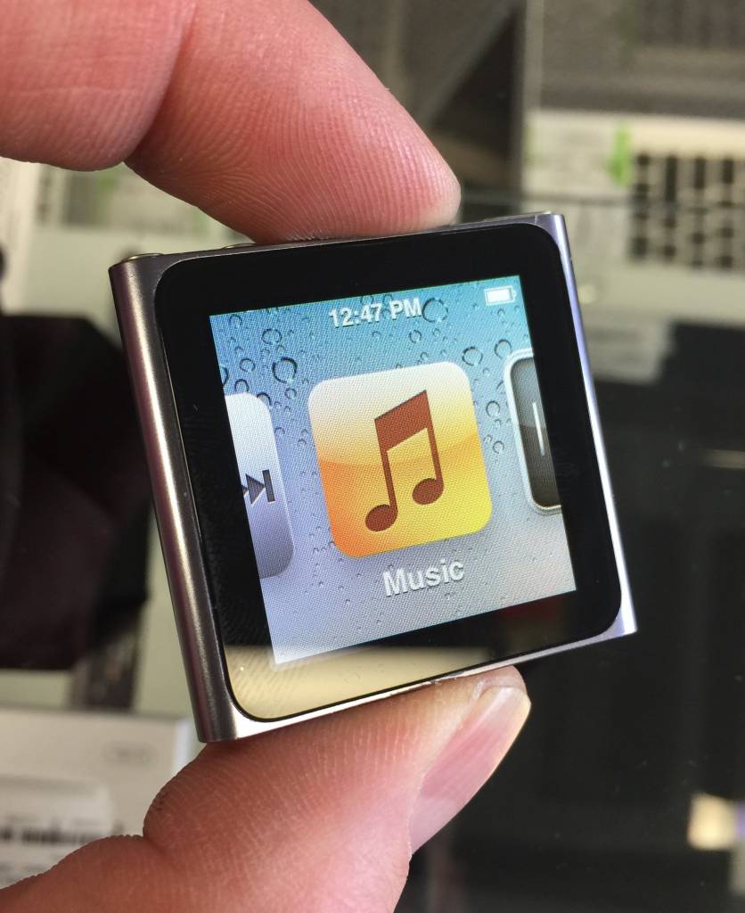 apple_ipod_nano_6th_generation_8gb_touchscreen_cli.jpg