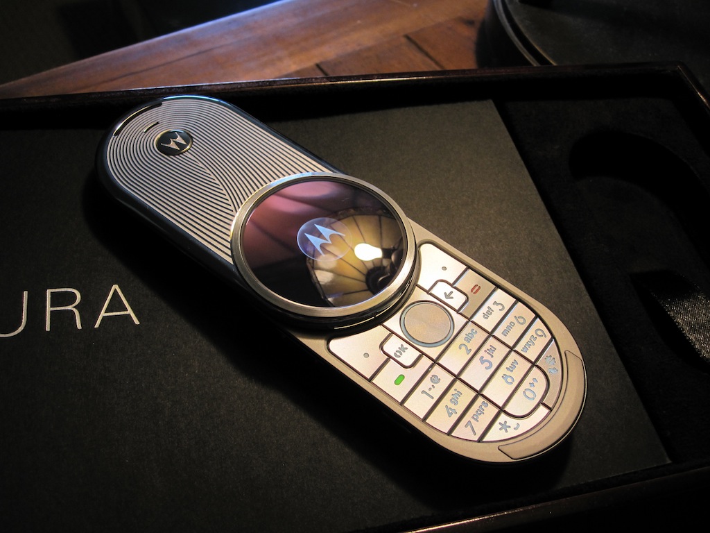 _____________Motorola_Aura_R1.jpg