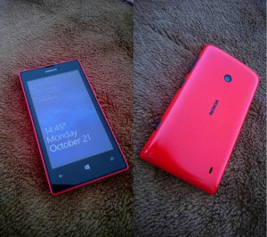 Nokia_Lumia_520_Red_Front_Back_300x266.jpg