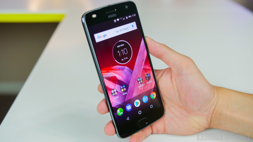 Moto_Z2_Play_Review_18_840x473.jpg