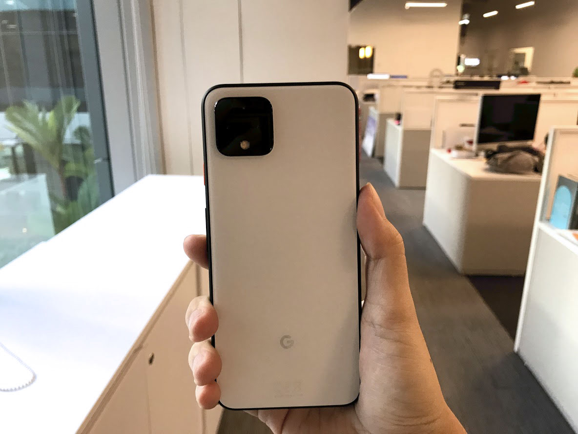 Google Pixel похож на айфон