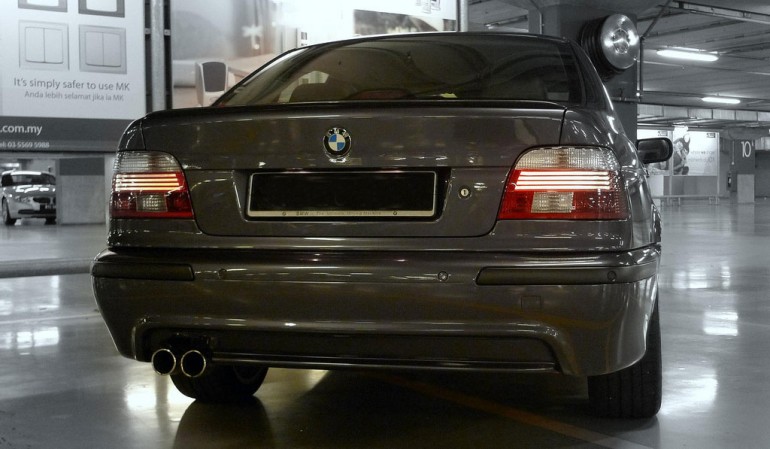 Bmw_e39_m_sport_rear_bumper.jpg