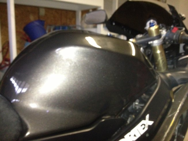 2004_gsxr600_silver.JPG