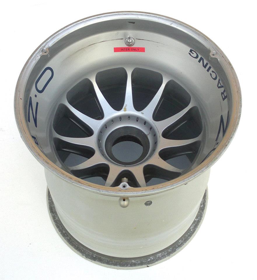 red_bull_rb5_rear_wheel.jpg