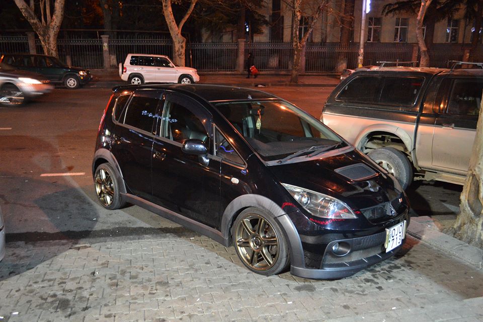 Mitsubishi Colt 5 stance