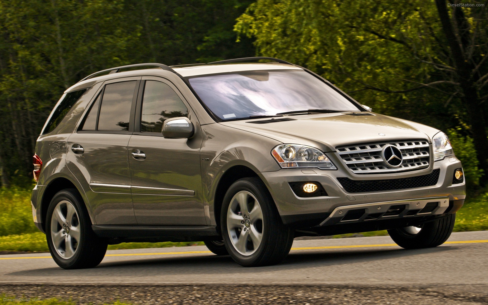 MERCEDES_BENZ_ML320_BLUETEC_2009_widescreen_08.jpg
