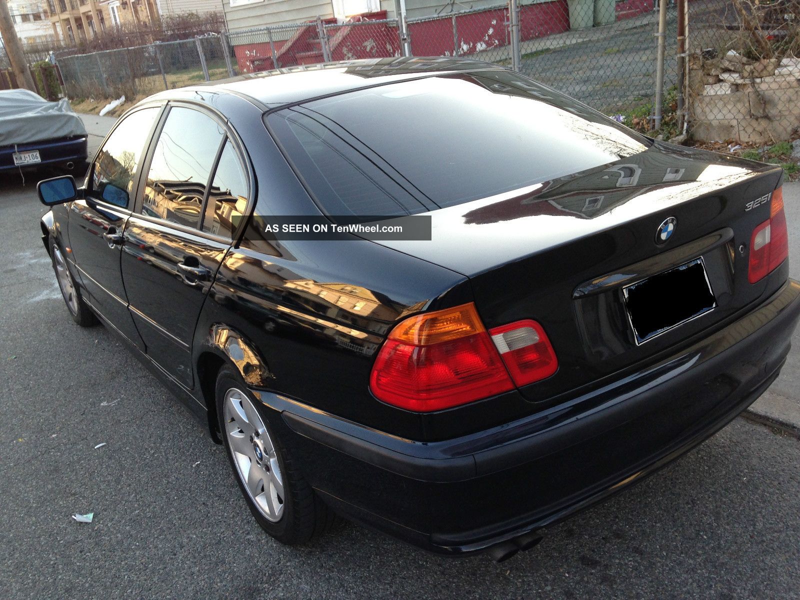 2001_bmw_325i_base_sedan_4___door_2___5l_4_lgw.jpg