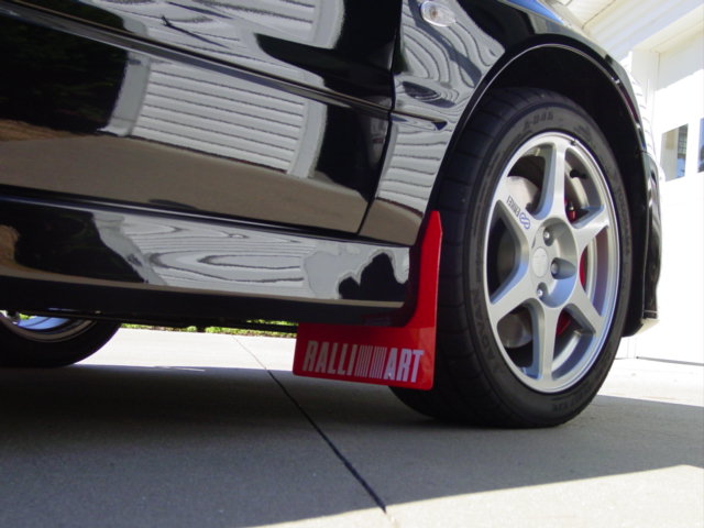 ralliart_mudflaps_evo_machevo_1798_35367966.jpg