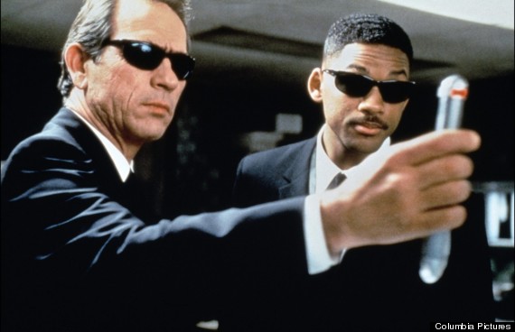 o_MEN_IN_BLACK_570.jpg