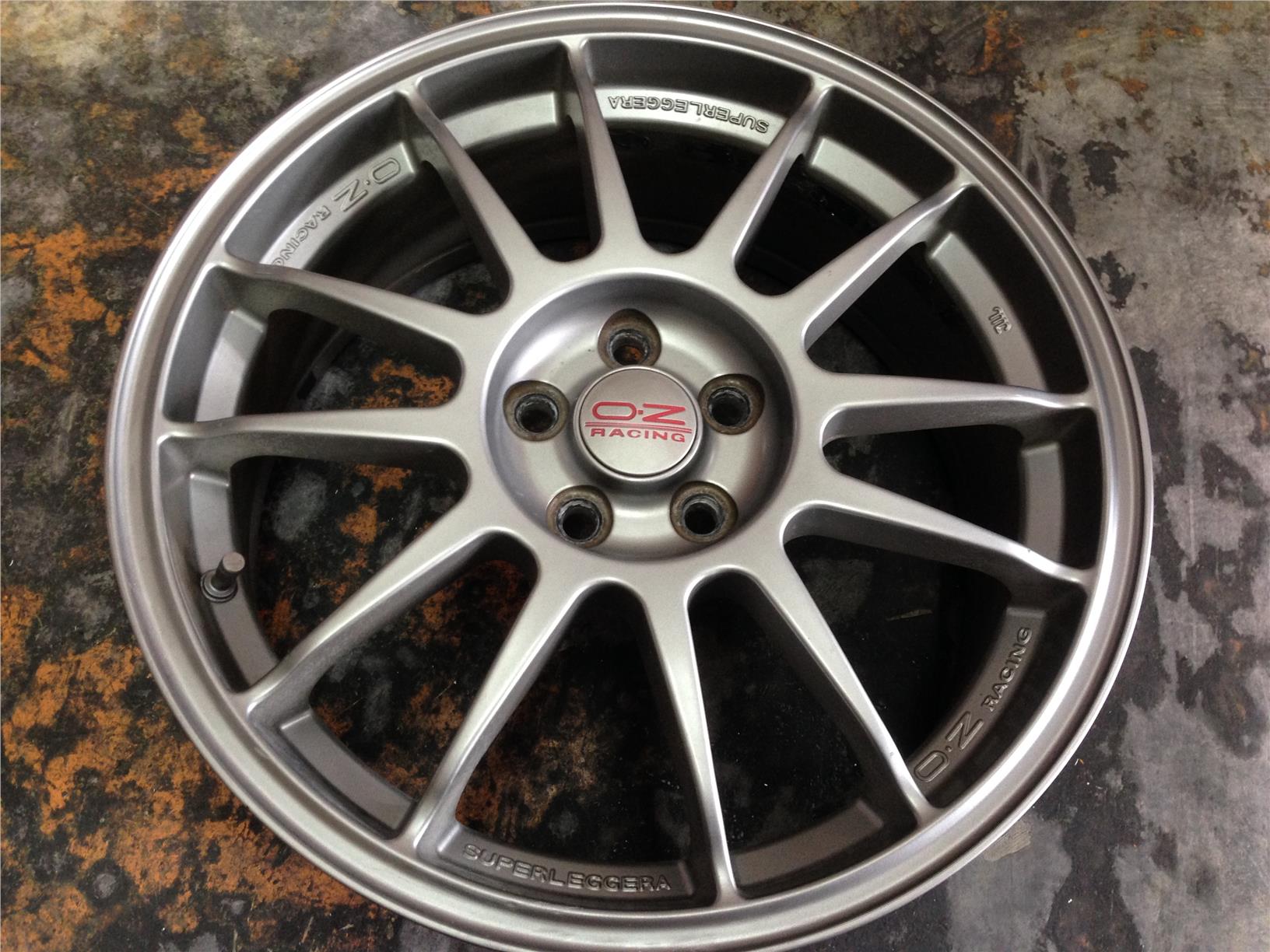 original_17_inch_oz_superleggera_italy_rim_5x100_kingofrimsmy_1510_29_kingofrimsmy_28.jpg
