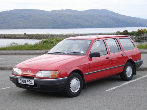 ford_sierra_estate_1982.jpg