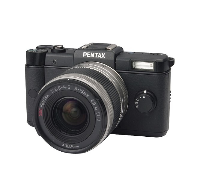 pentax_q_12_4_megapixel_digital_compact_system_camera_with_zoom_lens_in_black_or_white.jpg