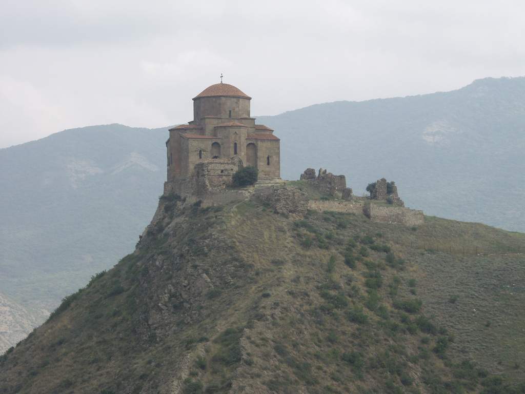 Jvari_Jvris_Monasteri_Haeridan1.JPG