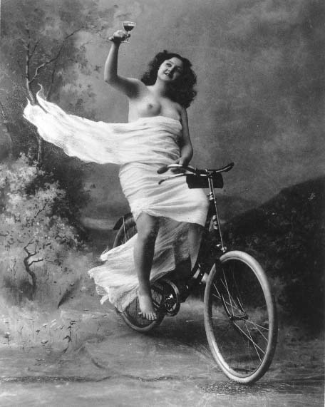1890_20bicycle_20with_20nude.jpg