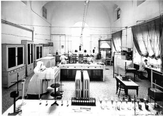 laboratoria.jpg