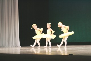 Belle_20Tour_20Ballet_20143_4.jpg