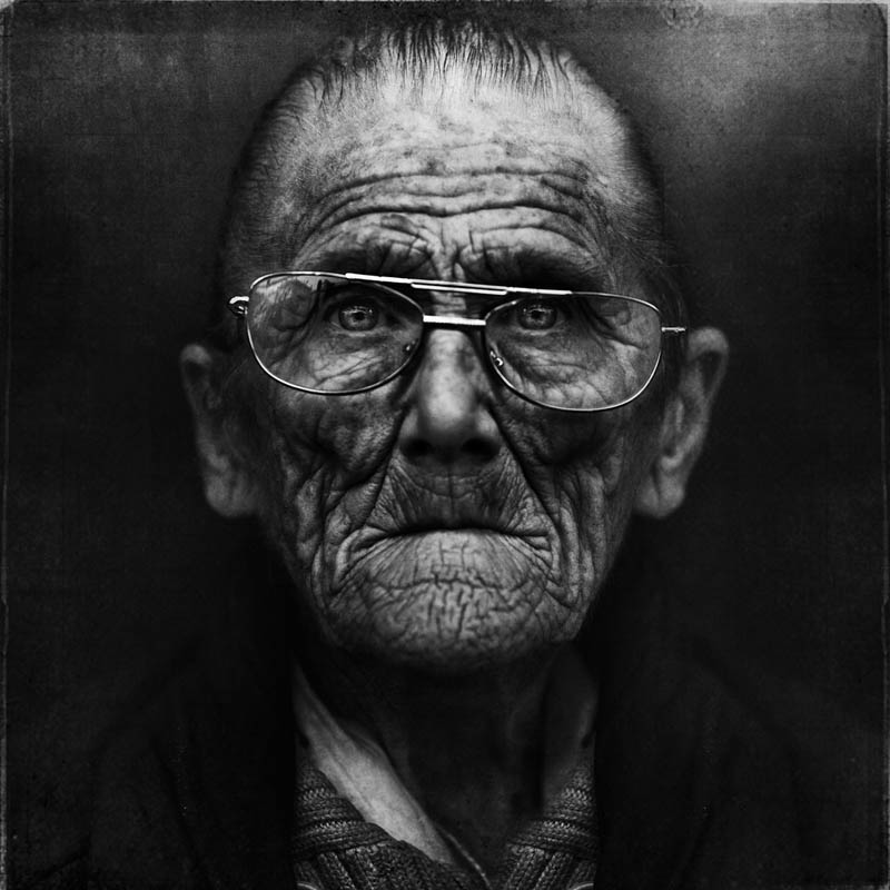 homeless_black_and_white_portraits_lee_jeffries_42.jpg