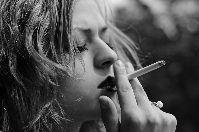 woman_smoking_bw.jpg
