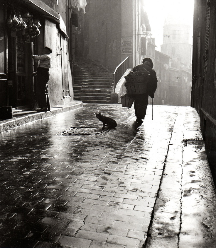 Alley_in_Marseilles_in_the_early_morning__Herbert_Maeder_1952.jpg
