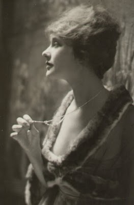 Arnold_Genthe._Portrait_of_Elsie_Ferguson.jpg