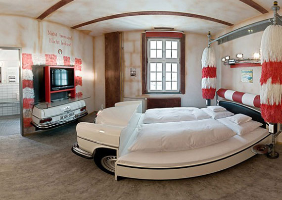 Oldies_V8_car_for_bed_and_table.jpg