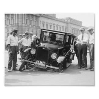 vintage_black_white_broken_car_wreck_usa_1923_photoenlargement_r8db83d32d81d49f482ba165f02f40759_wyy_8byvr_324.jpg