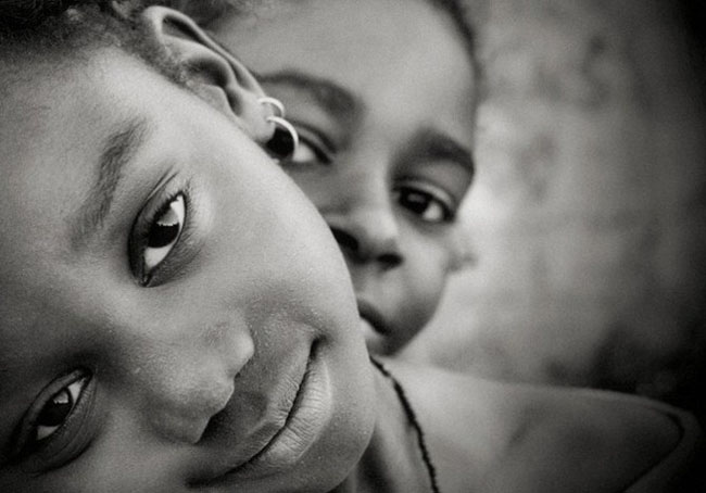 BlackAndWhiteStreetPhotographyByRuiPalha29_thumb.jpg