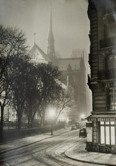 A_winter_night_in_Paris__c.1940s.jpg