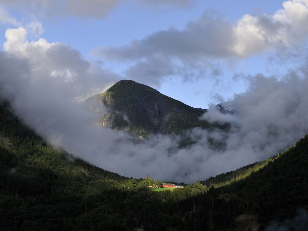 ngpc_norway_mountains_26794_990x742.jpg