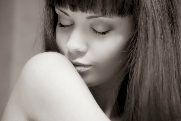 women_black_and_white_faces_2012x1342_wallpaper_www.wall321.com_44.jpg