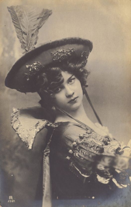 French_actress__1900s.jpg