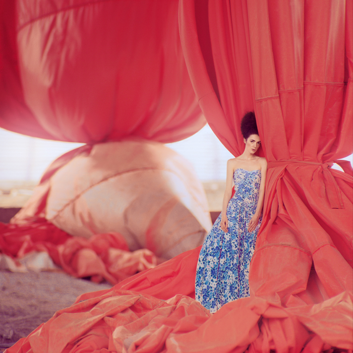 red_by_oprisco_d546tbs.jpg