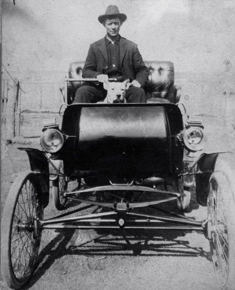 1900__Gentry_Thompson_takes_his_dog_for_the_first_car_ride_in_Denton_Texas..jpg