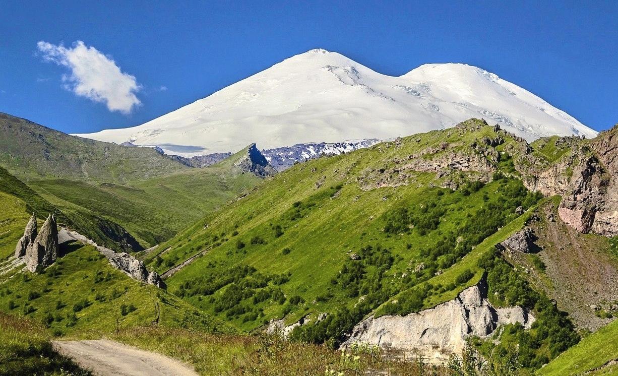 caucasus_mountains_dgil_su_mount_elbrus_kabardino_balkaria_north_caucasus_beautiful_lantural_landscapes.jpg
