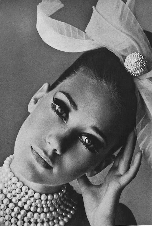 Marisa_Berenson__photo_by_Bert_Stern__1965.jpg