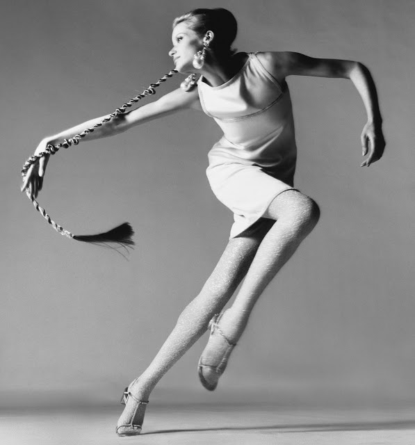 Richard_Avedon_Veruschka_00.jpg