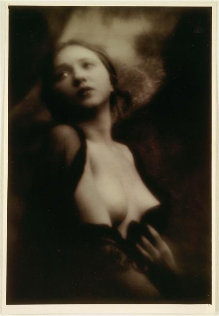 Alexander_Grinberg._Portrait_du_Femme__c.1913_14.jpg