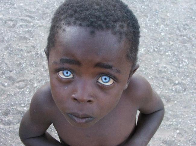 6833510_R3L8T8D_650_powerful_historic_photos_emotions_expressed_through_eyes_22.jpg