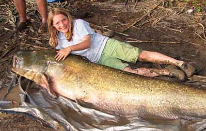 large_fish_record_girl_catch_365ds071609.jpg