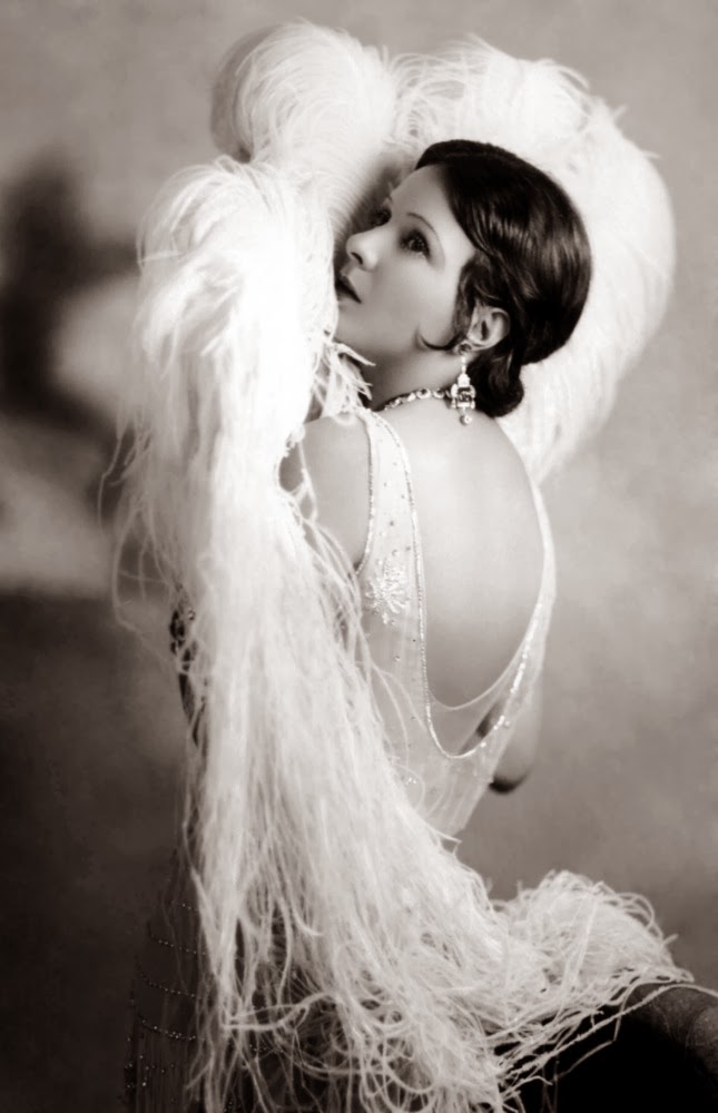 Norma_Talmadge__1920s.jpg