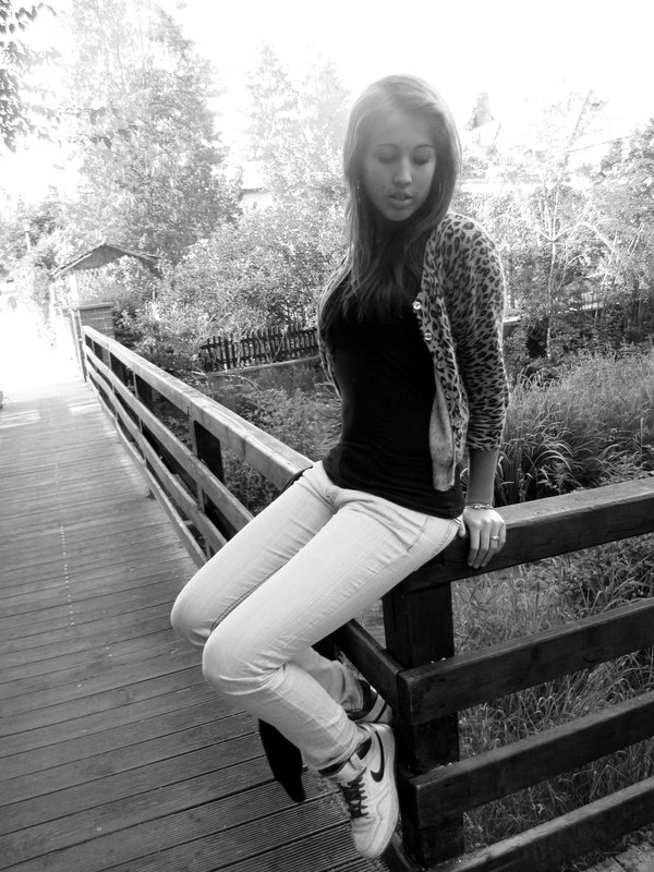 Why_so_alone__beautiful_girl__by_FelixFFF.jpg