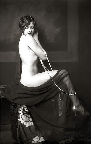 1920s_photography._Beautiful_nude.jpg