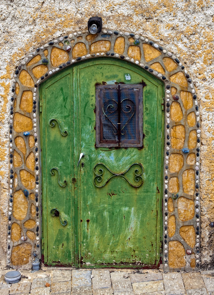 Door_with_small_window.jpg