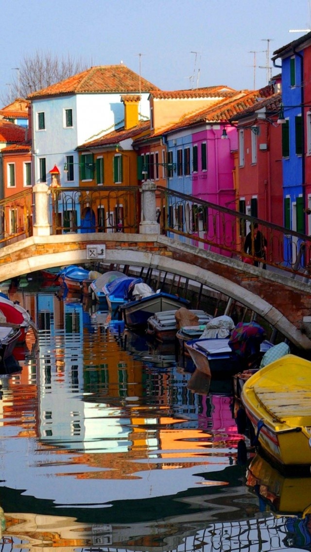 Burano__province_of_venezia___Veneto__Italy.jpg