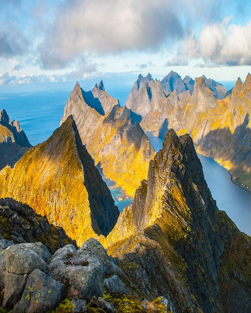 Lofoten_by_Fredrik_Meling.jpg
