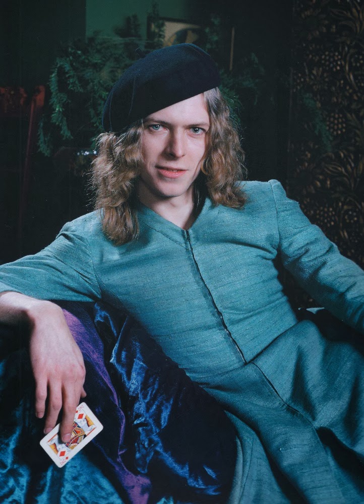 David_Bowie._The_Man_Who_Sold_the_World__1971.jpg